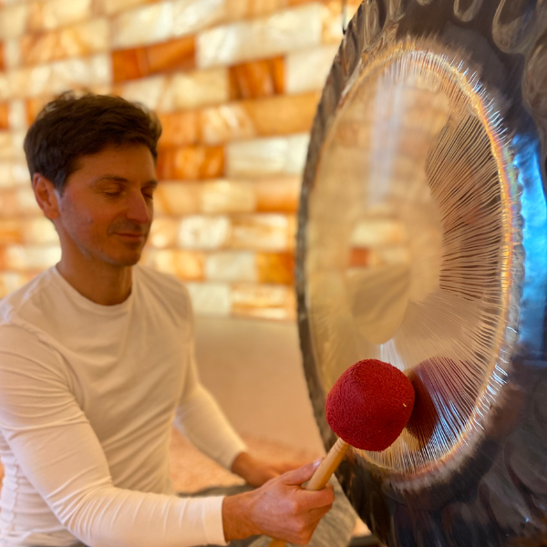 Yoga kundalini et bain de gong